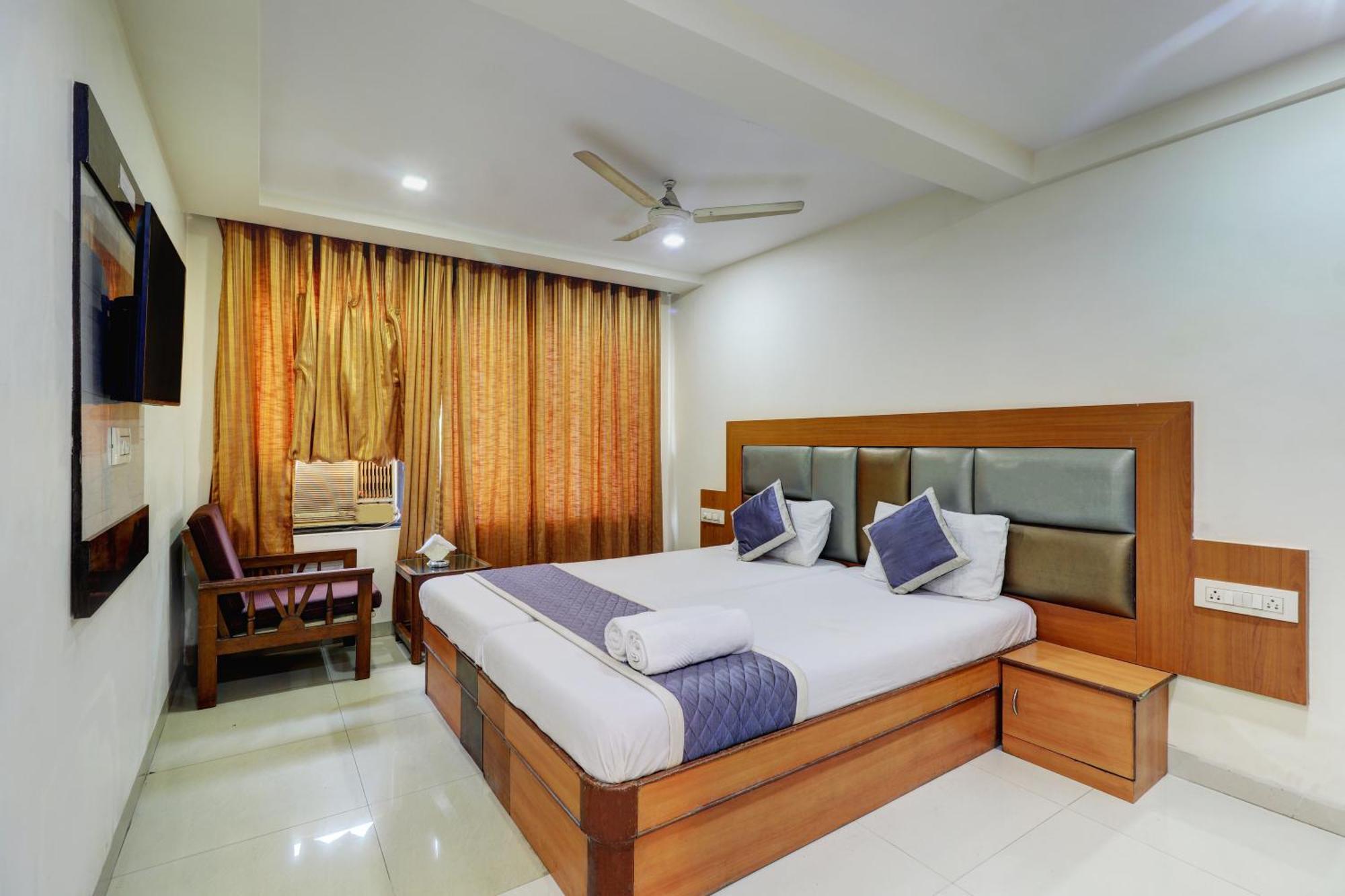 Hotel New Sarovar Grand Panvel Bagian luar foto