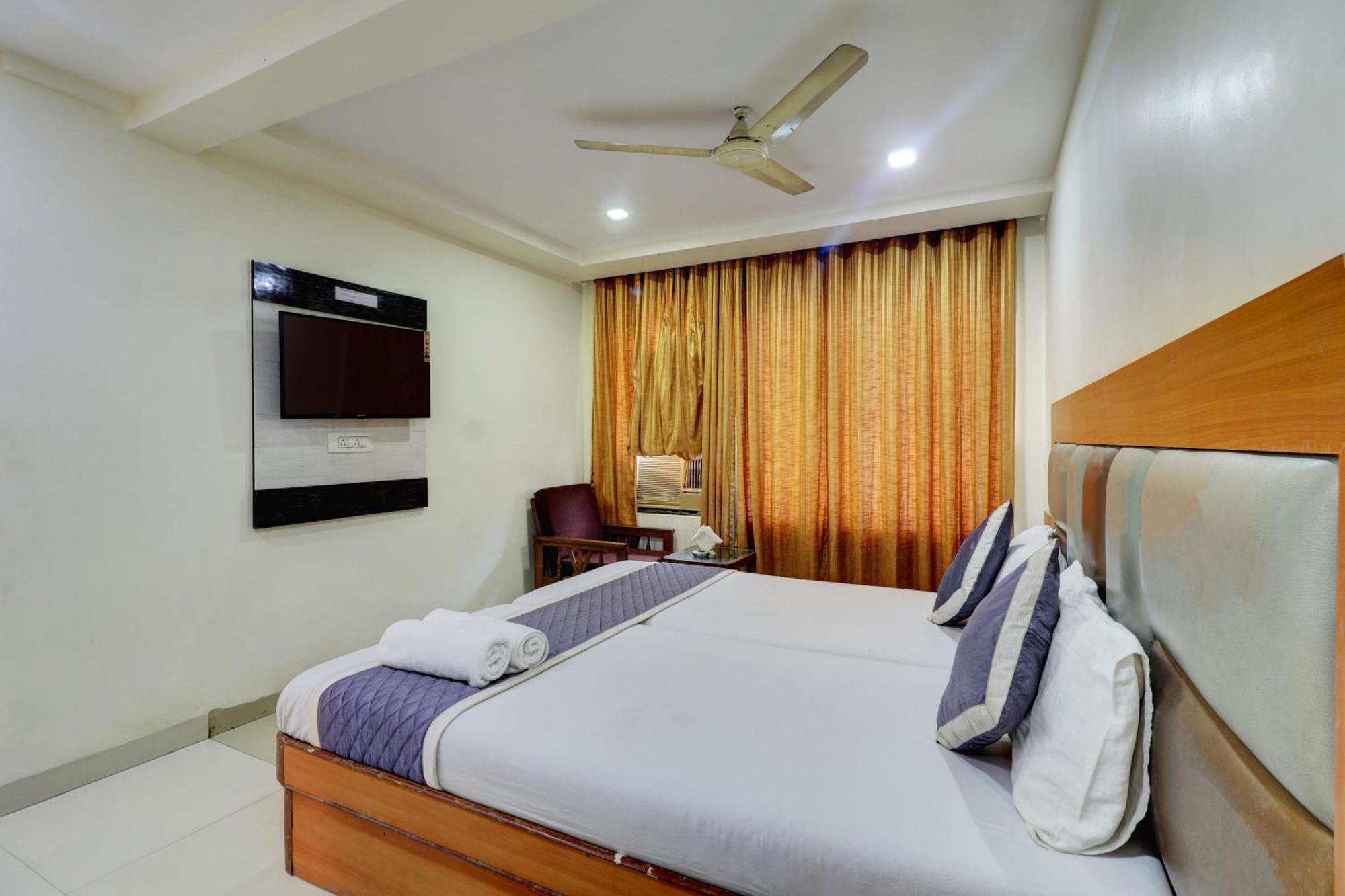 Hotel New Sarovar Grand Panvel Bagian luar foto