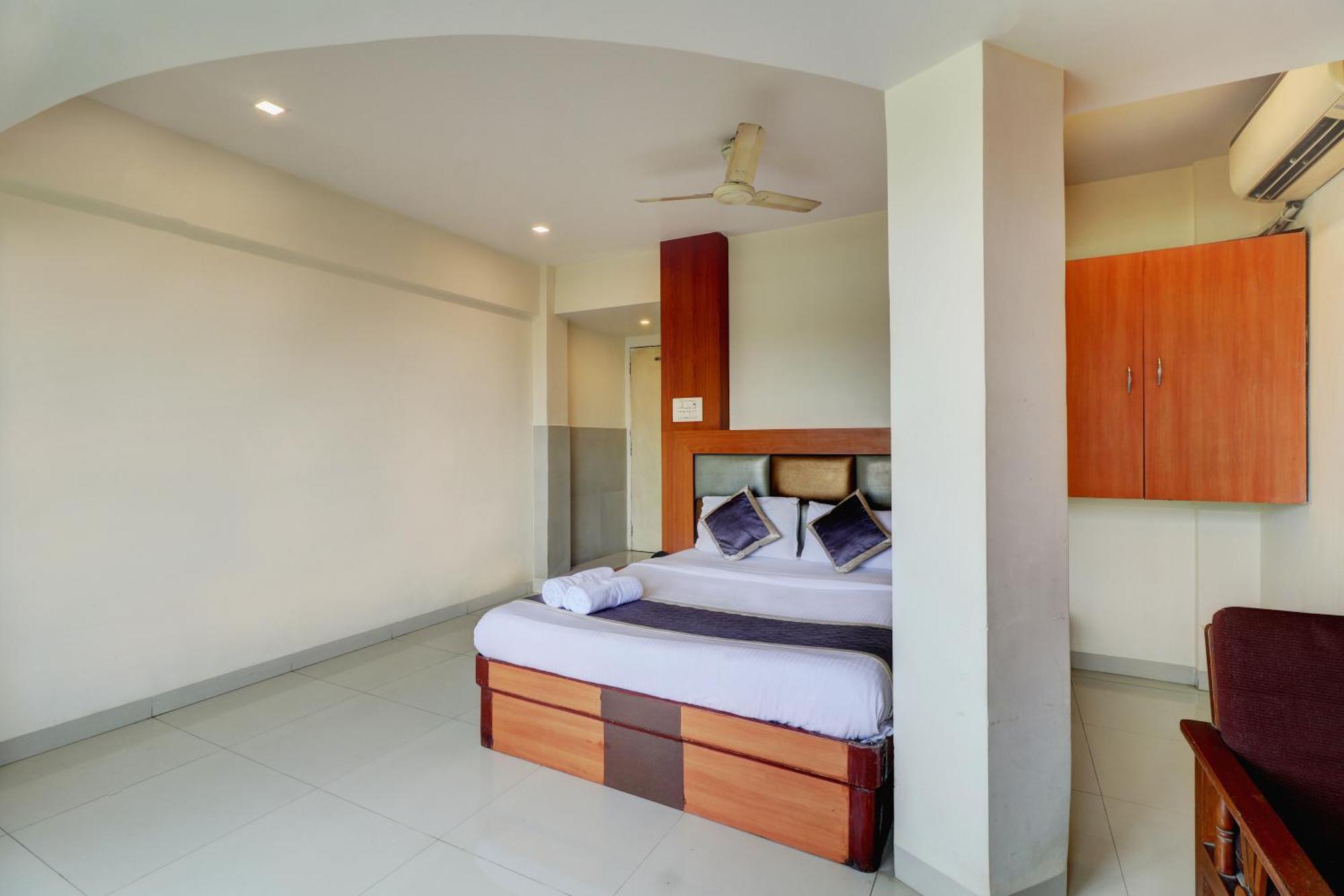 Hotel New Sarovar Grand Panvel Bagian luar foto