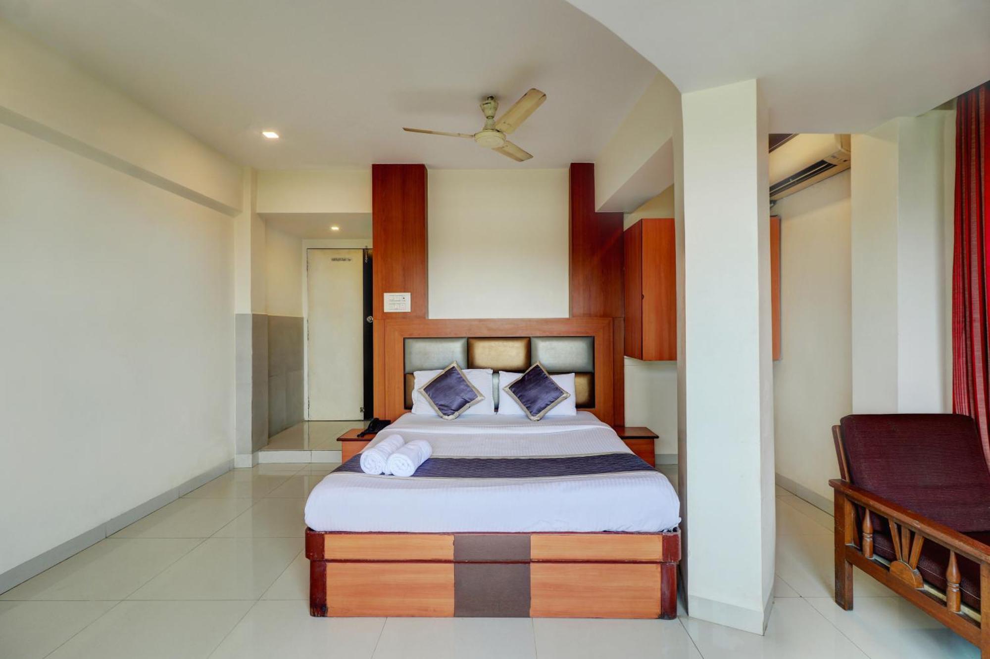 Hotel New Sarovar Grand Panvel Bagian luar foto