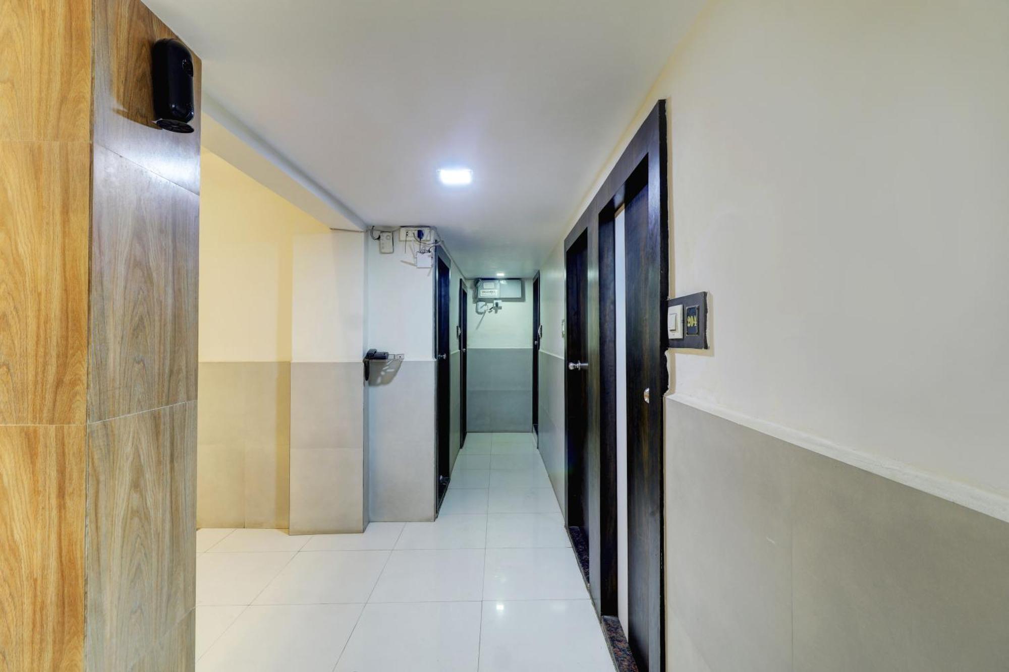 Hotel New Sarovar Grand Panvel Bagian luar foto